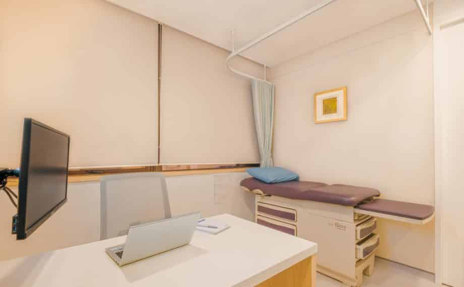 Icon Cancer Centre Gleneagles consultation room